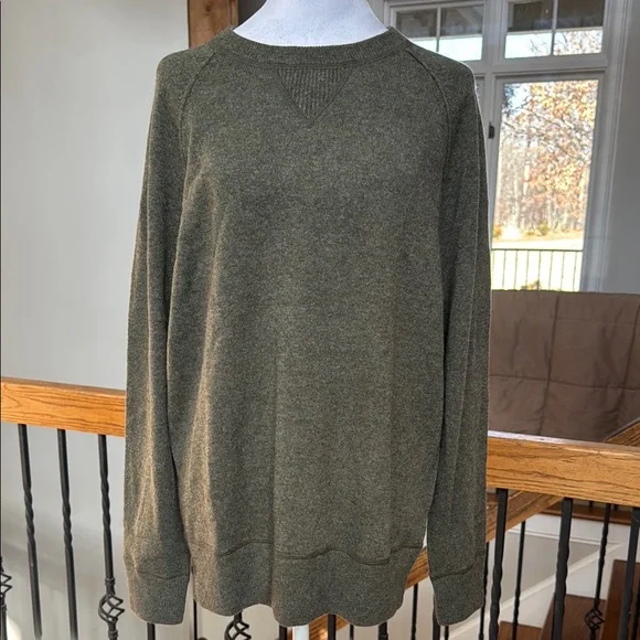 NWT Cashmere AE 77 American Eagle Outfitters Olive Crew Neck Sweater - Picture 2 of 9